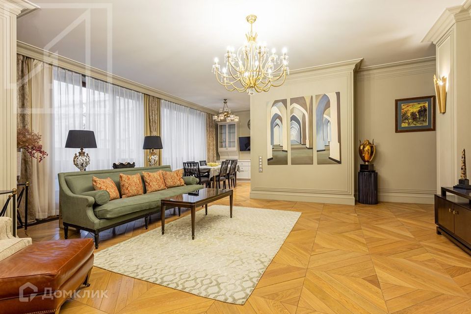 Сдаётся 2-комнатная квартира, 148 м²