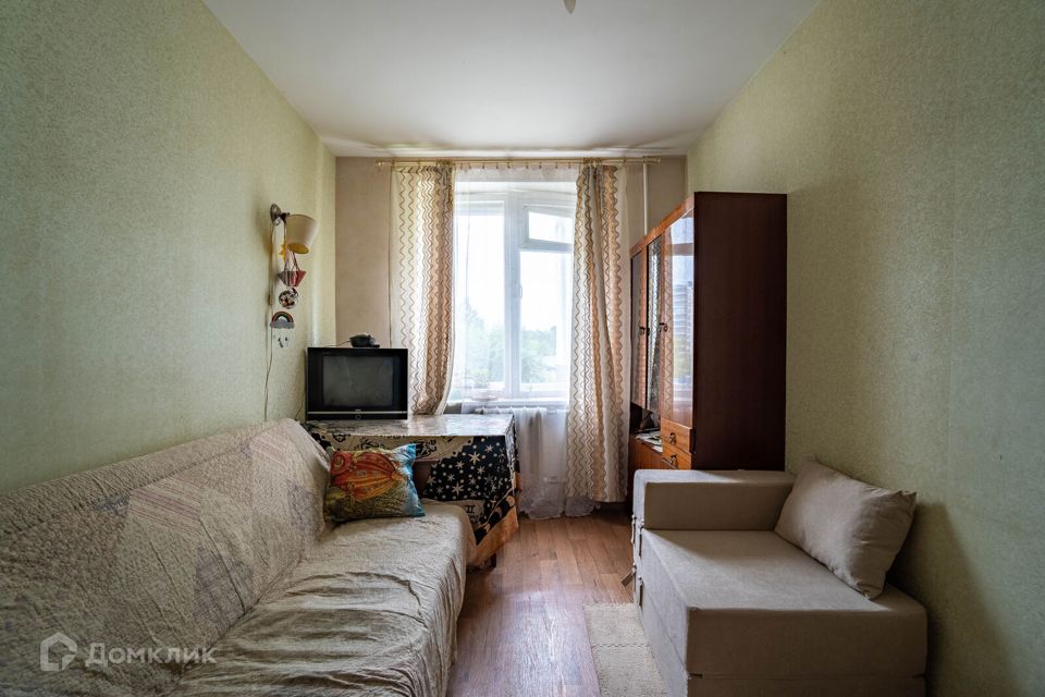 Продаётся комната в 5-комн. квартире, 12.5 м²