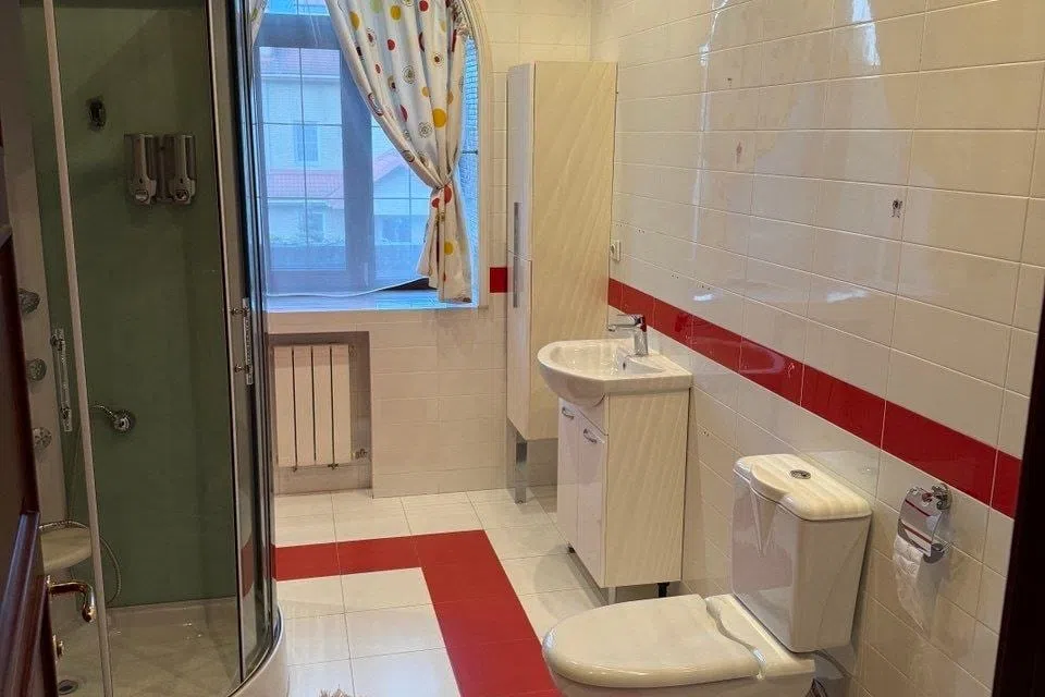 Сдаётся дом, 500 м²