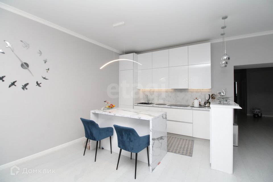 Продаётся 3-комнатная квартира, 118.5 м²