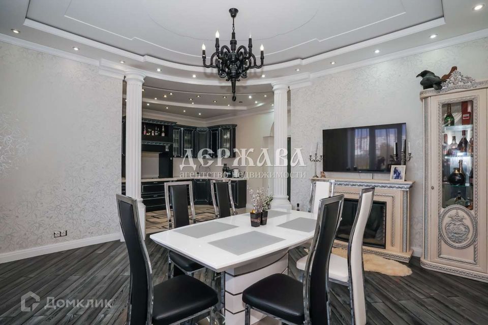 Продаётся 3-комнатная квартира, 157.1 м²