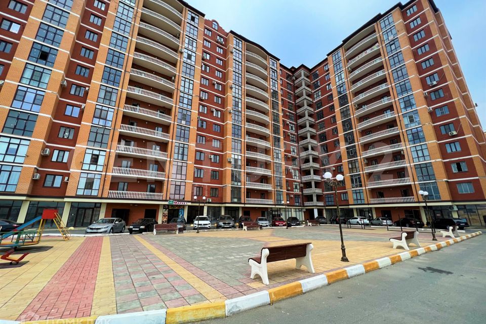 Продаётся 3-комнатная квартира, 98 м²