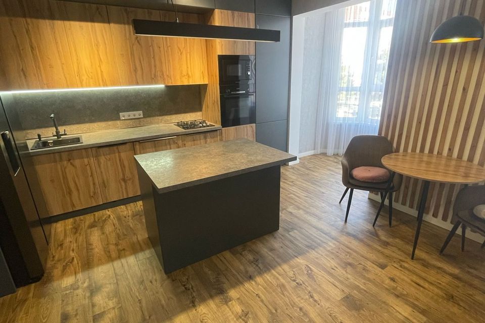 Продаётся 3-комнатная квартира, 120 м²