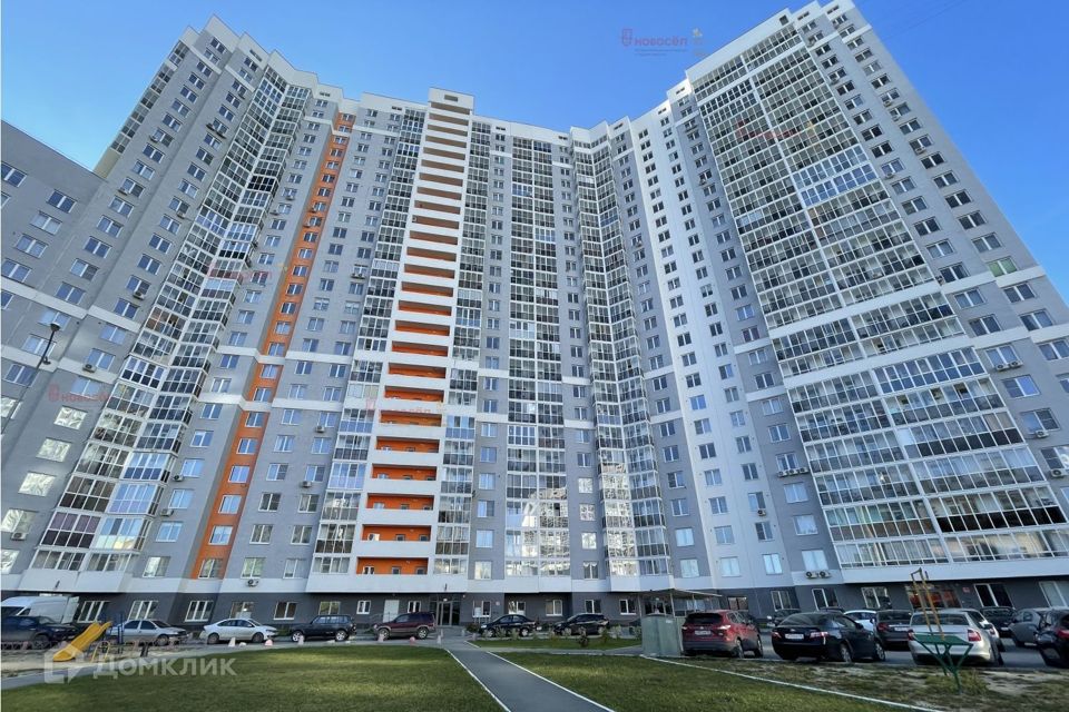 Продаётся 3-комнатная квартира, 107 м²