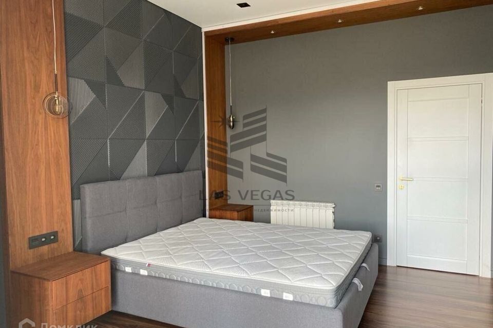 Сдаётся 2-комнатная квартира, 90 м²