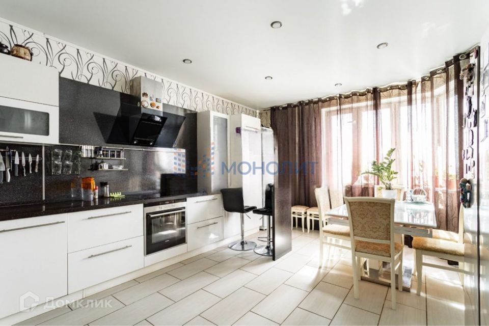 Продаётся 3-комнатная квартира, 132.6 м²