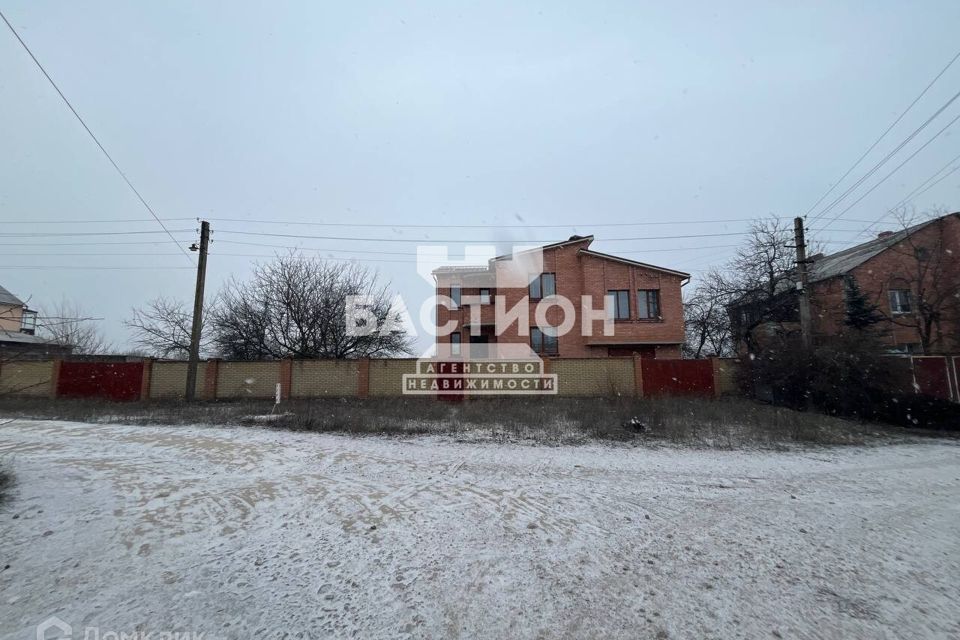 Продаётся 3-этажный дом, 340 м²