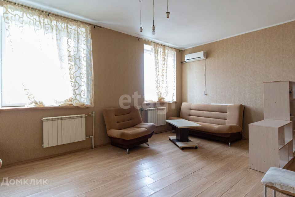 Продаётся 1-комнатная квартира, 53.8 м²