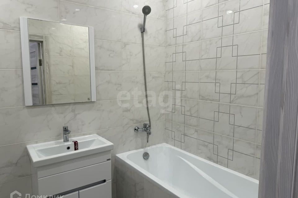 Продаётся 1-комнатная квартира, 39.8 м²