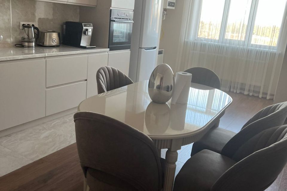 Продаётся 3-комнатная квартира, 111 м²
