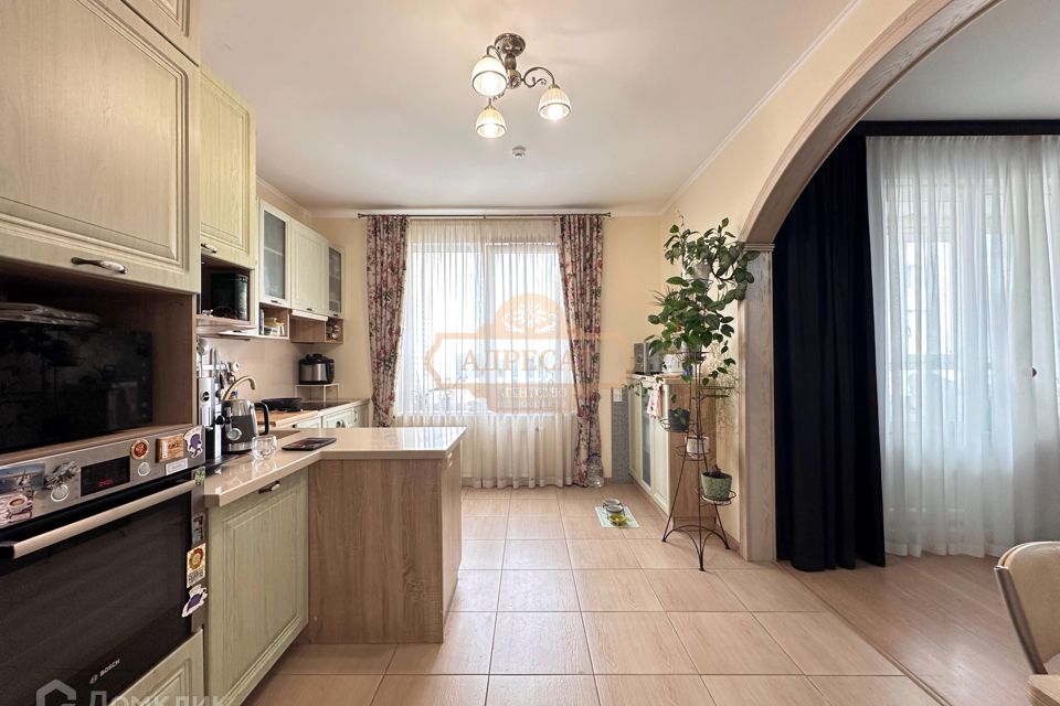 Продаётся 4-комнатная квартира, 104 м²