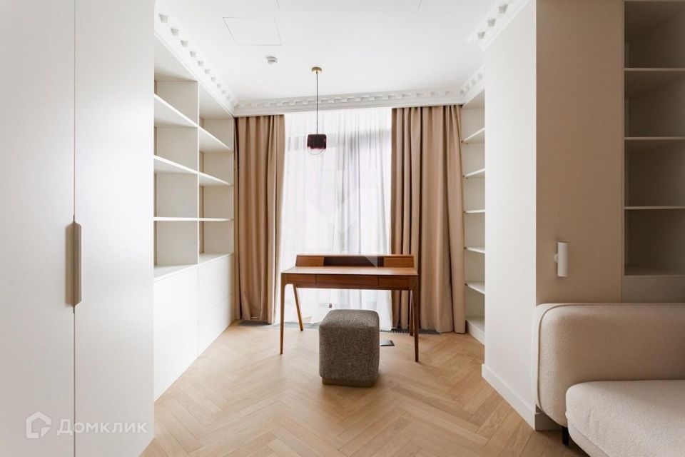 Сдаётся 4-комнатная квартира, 147 м²