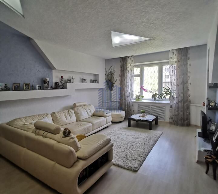 Продаётся 2-комнатная квартира, 80.7 м²