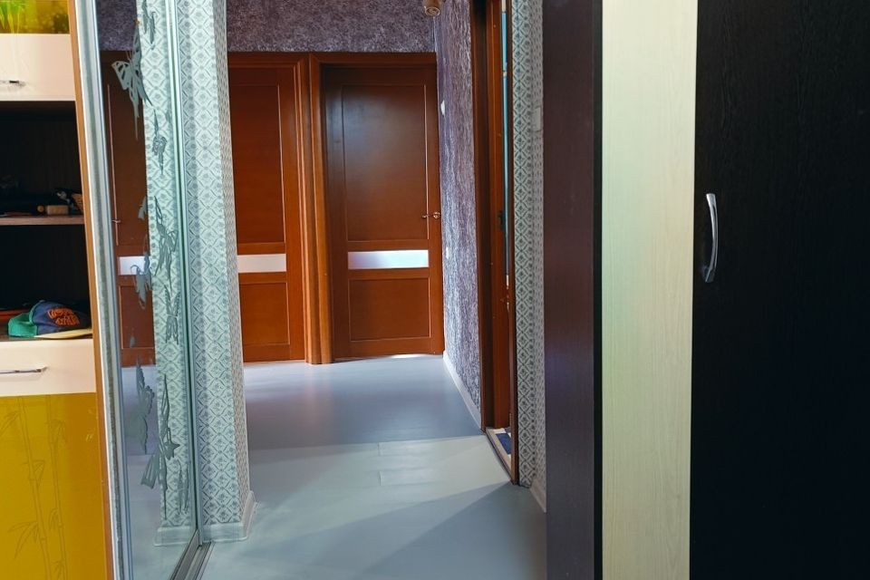 Продаётся 4-комнатная квартира, 72 м²