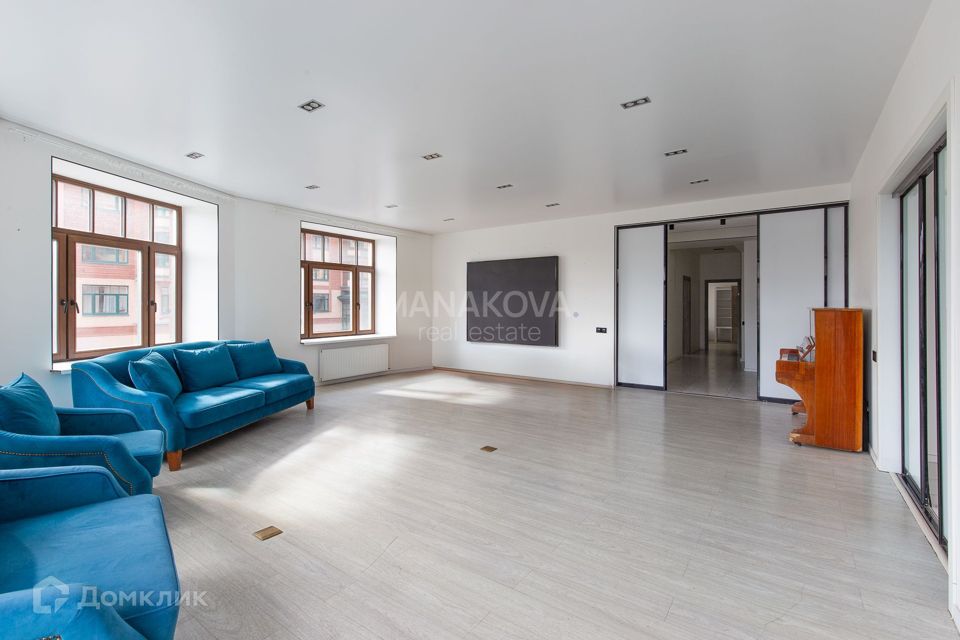 Продаётся 3-комнатная квартира, 175 м²