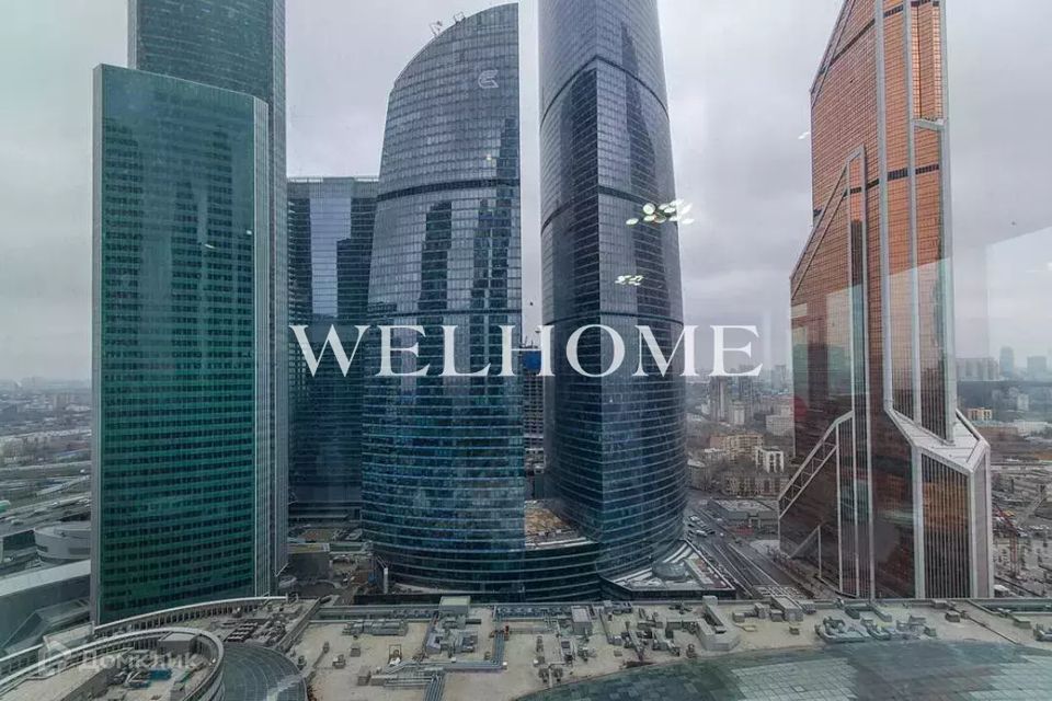 Продаётся 3-комнатная квартира, 186 м²