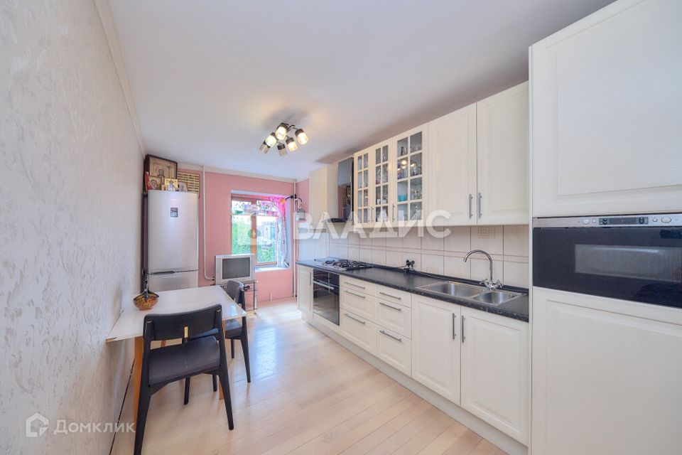 Продаётся 3-комнатная квартира, 68.5 м²