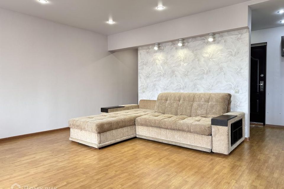Продаётся 1-комнатная квартира, 42 м²