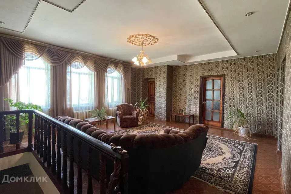 Продаётся 2-этажный дом, 660 м²