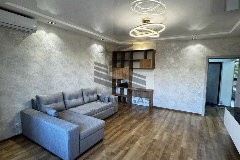 Сдаётся 2-комнатная квартира, 55 м²