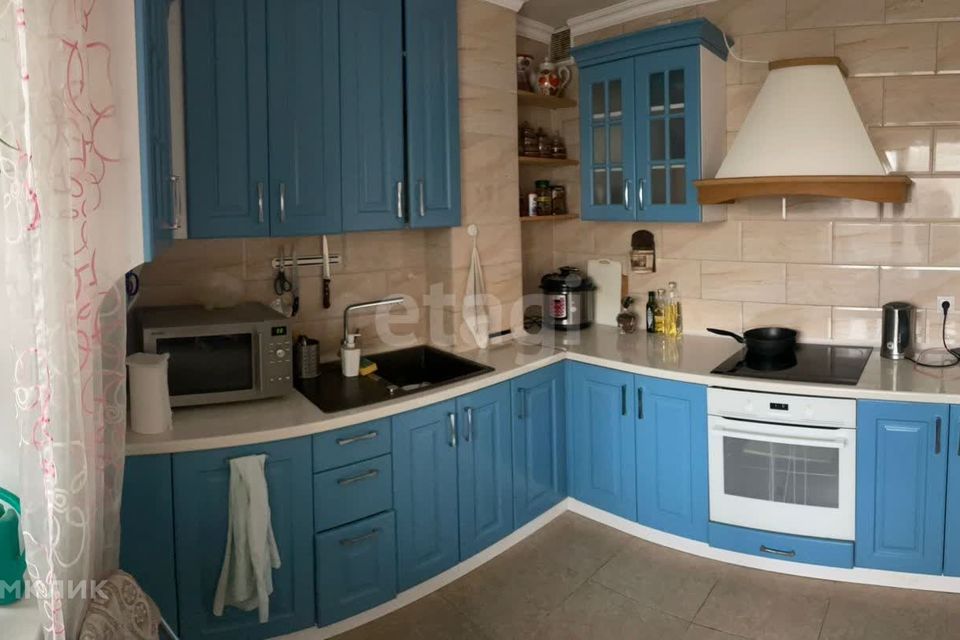 Продаётся 3-комнатная квартира, 100 м²