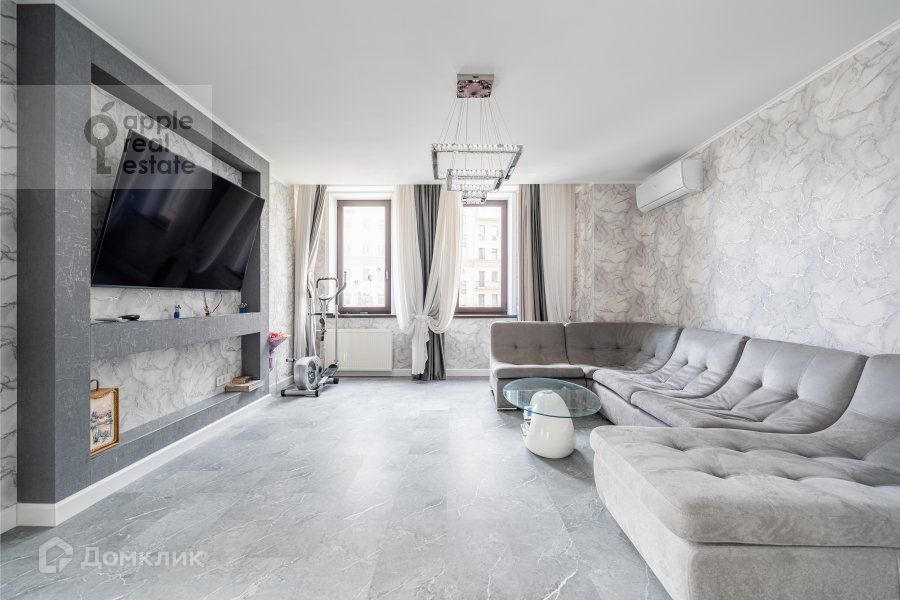Сдаётся 4-комнатная квартира, 200 м²