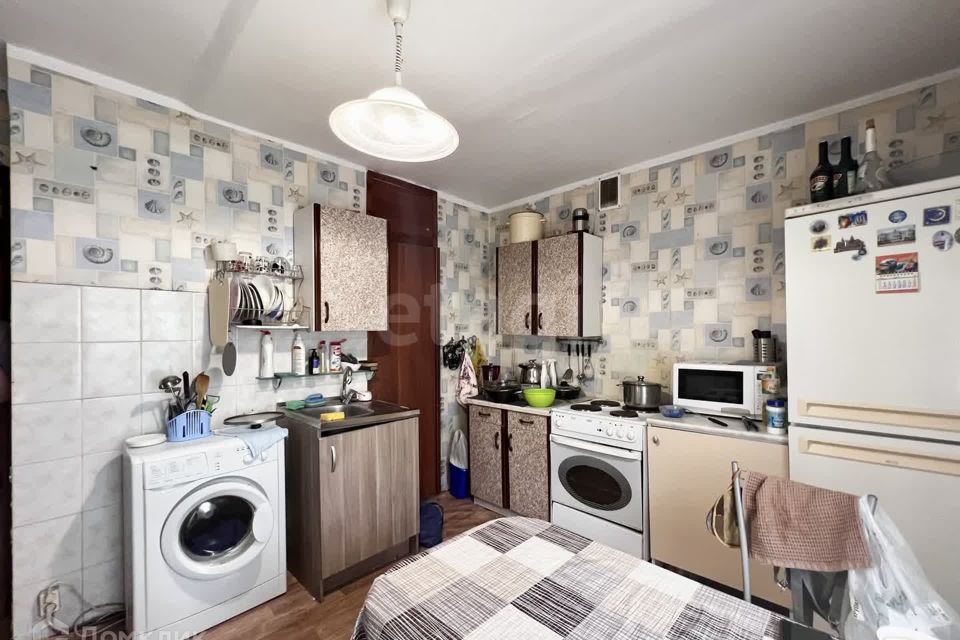 Продаётся комната в 2-комн. квартире, 50.5 м²