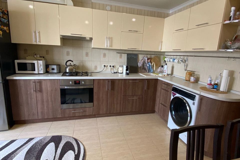 Продаётся 2-комнатная квартира, 63 м²