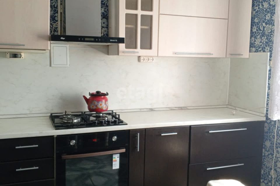 Продаётся 4-комнатная квартира, 55 м²