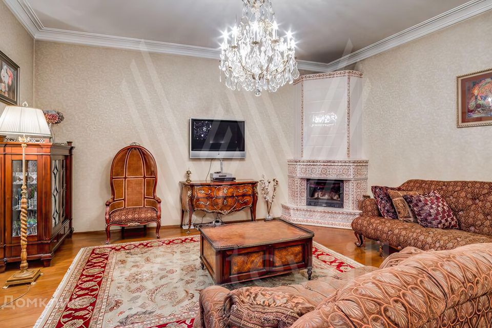 Продаётся 3-комнатная квартира, 134 м²