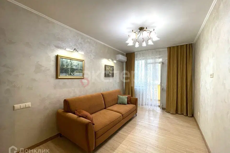 Продаётся 1-комнатная квартира, 55 м²