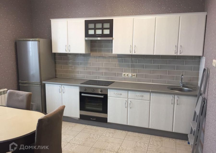 Продаётся 1-комнатная квартира, 49 м²