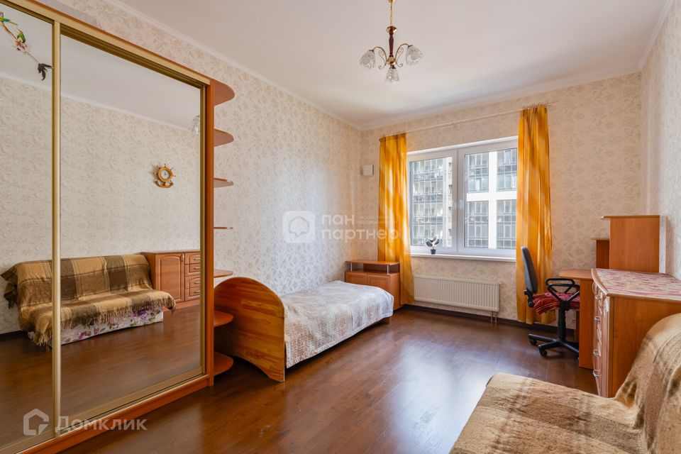 Продаётся 3-комнатная квартира, 101.1 м²