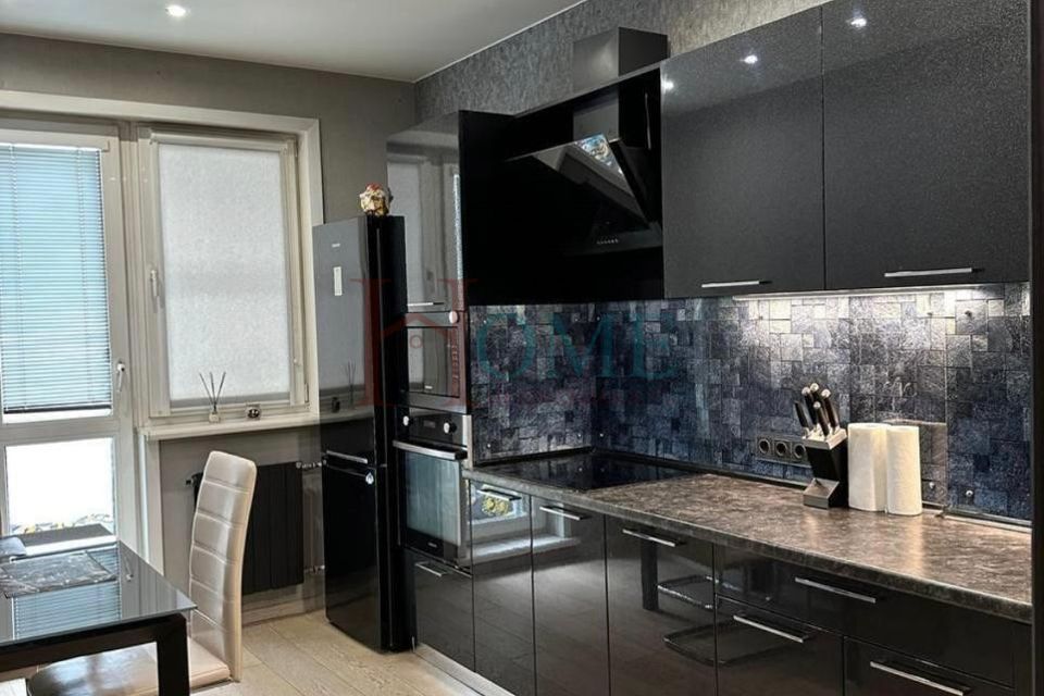Сдаётся 1-комнатная квартира, 42 м²