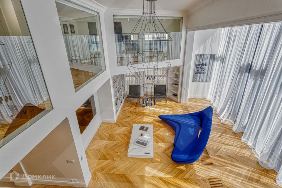Продаётся 5-комнатная квартира, 305 м²
