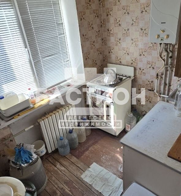 Продаётся 3-комнатная квартира, 48.5 м²