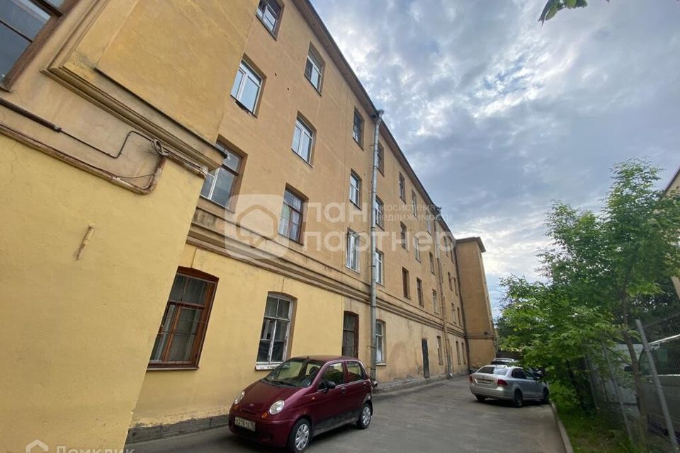 Продаётся 10-комнатная квартира, 235.3 м²