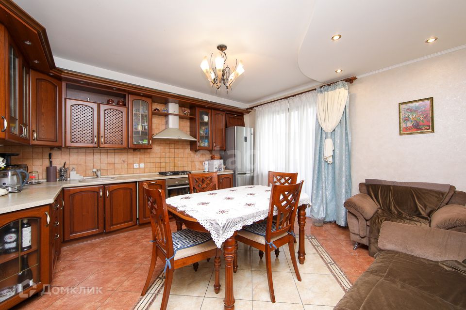 Продаётся 3-комнатная квартира, 117.5 м²