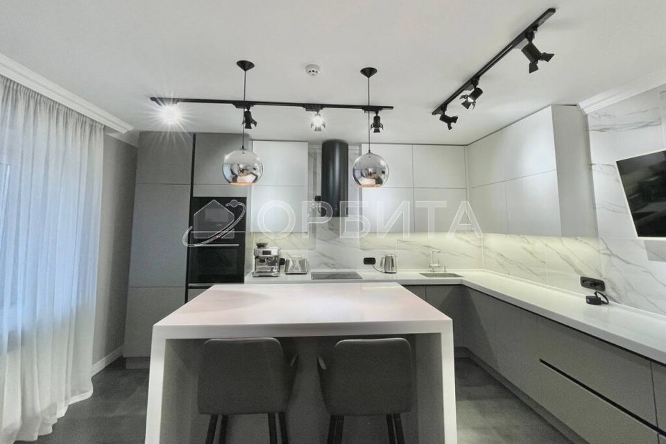 Продаётся 2-комнатная квартира, 99.8 м²