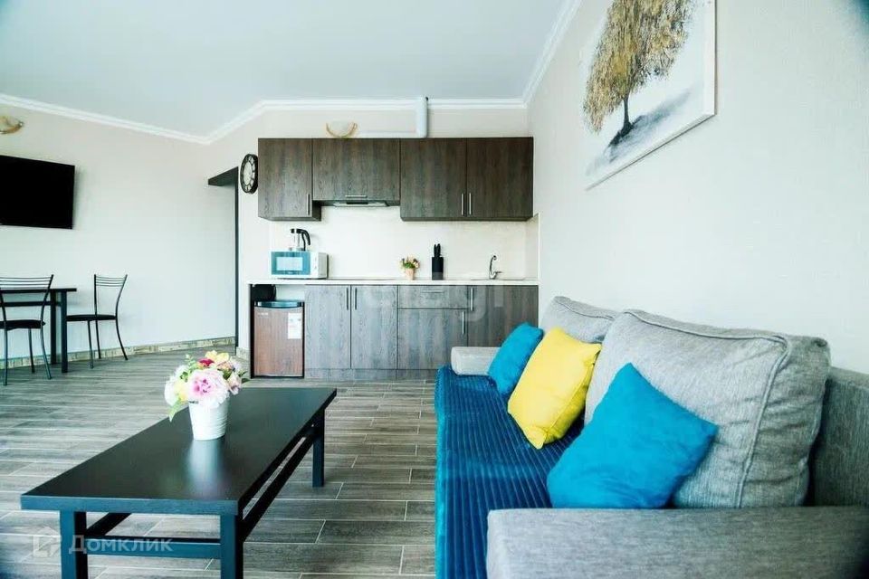 Продаётся 1-комнатная квартира, 68.4 м²