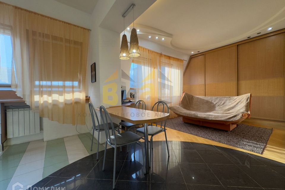 Продаётся 2-комнатная квартира, 65 м²