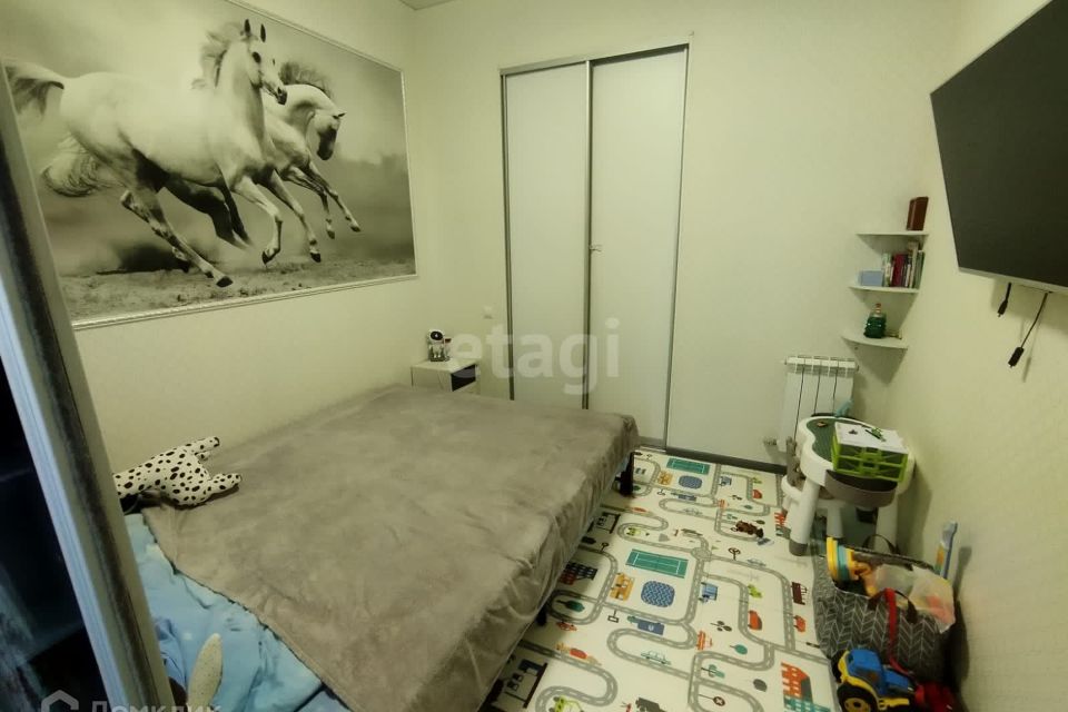 Продаётся 1-комнатная квартира, 42 м²