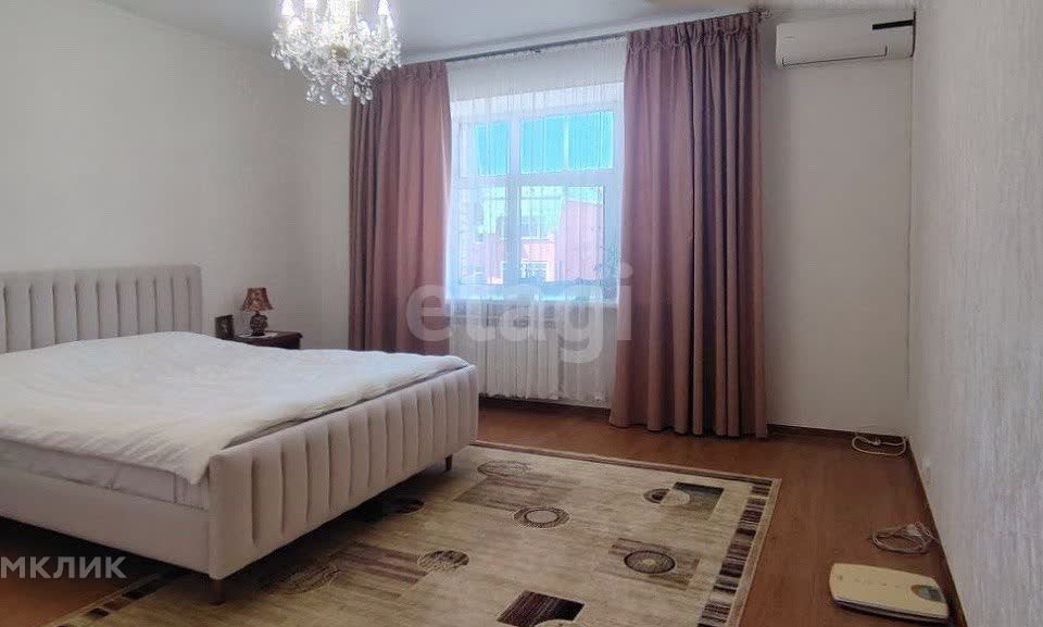 Продаётся 2-комнатная квартира, 65 м²