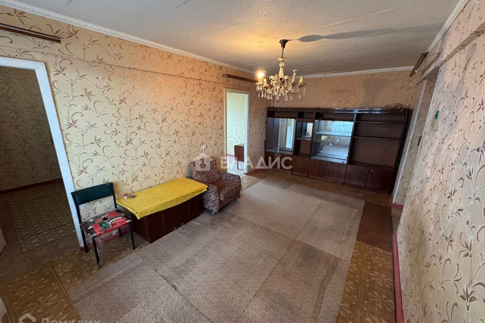 Продаётся 4-комнатная квартира, 57.6 м²