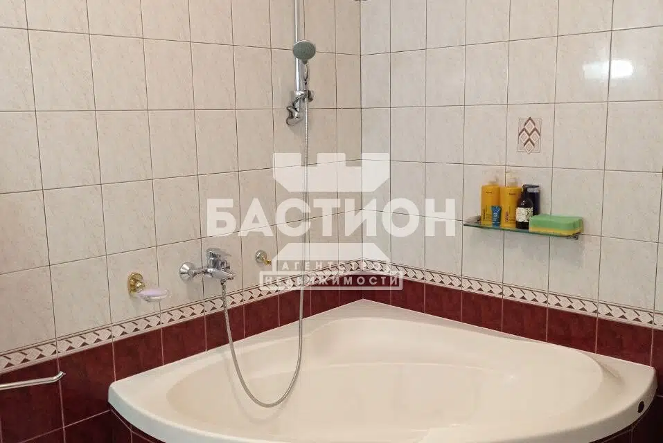 Продаётся 4-комнатная квартира, 90 м²