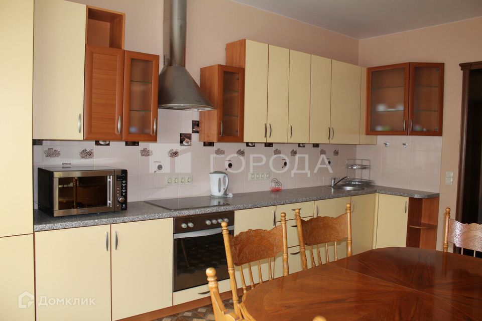 Сдаётся 3-комнатная квартира, 110 м²