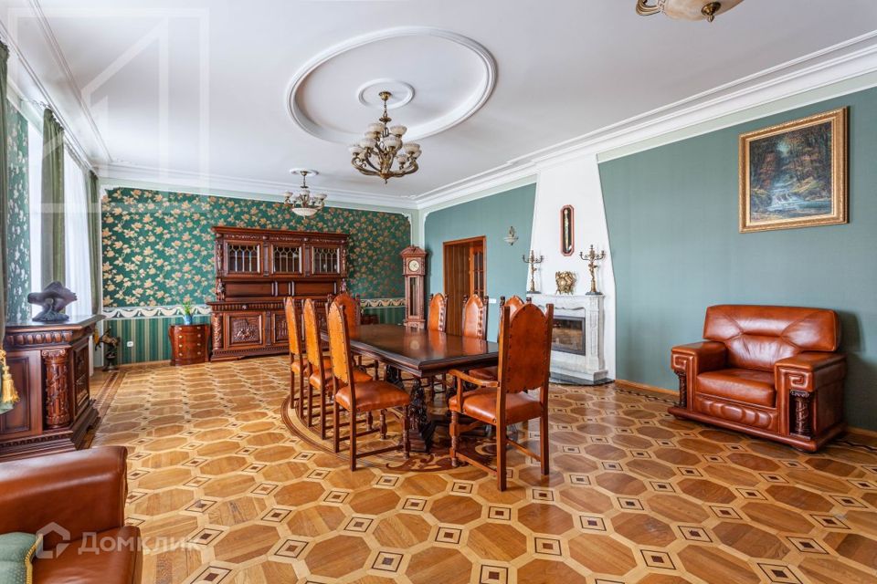 Сдаётся 4-комнатная квартира, 180 м²