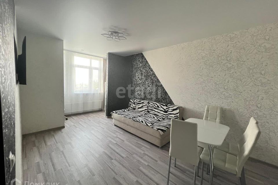 Продаётся 1-комнатная квартира, 42.3 м²