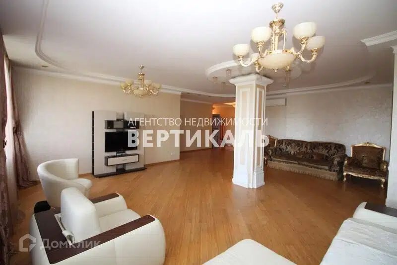 Продаётся 3-комнатная квартира, 151 м²