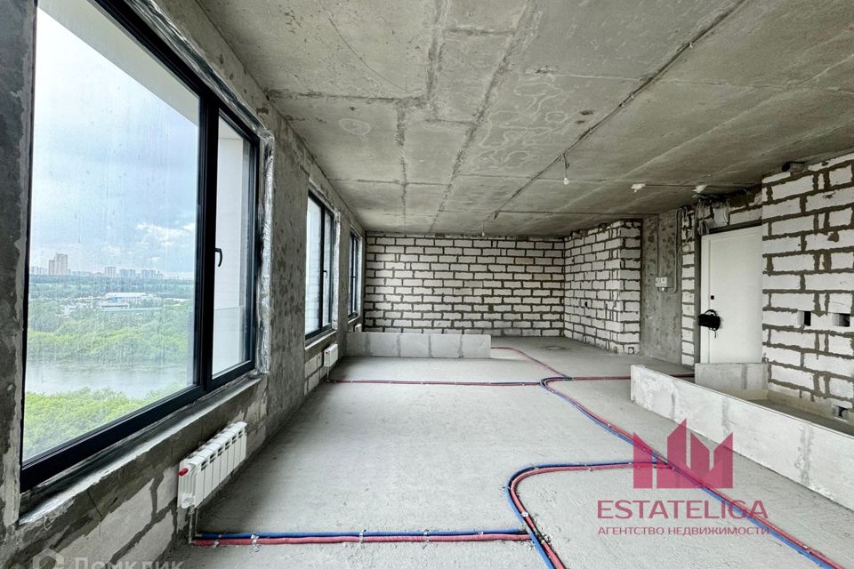 Продаётся 4-комнатная квартира, 130 м²